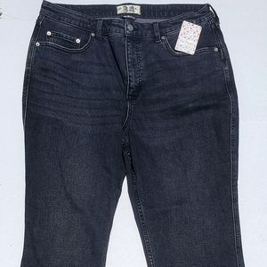 WE THE FREE BLACK FADED NO HEM JEANS NWT